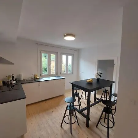 Alte Kutscherhaus - Table View 1c * Siegen